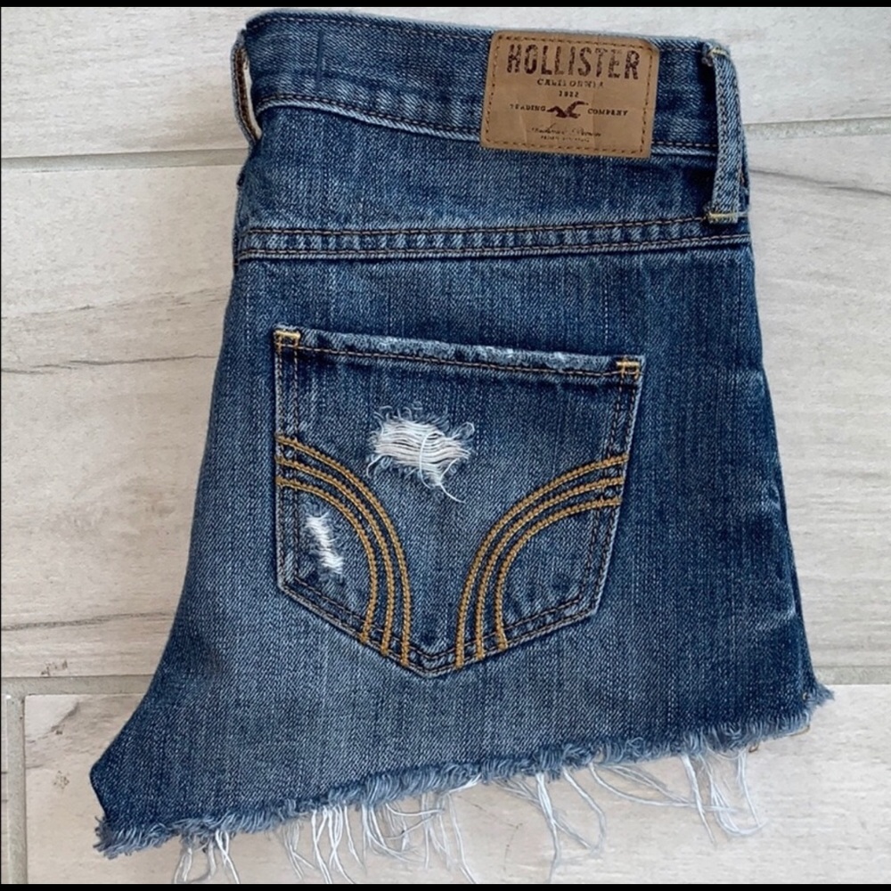 Hollister Distressed Denim Shorts Size 3
